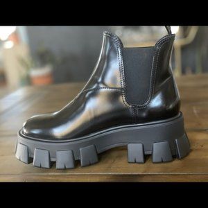 NWT Prada Monolith lug sole boots